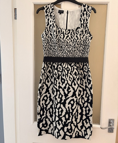 Hobbs black white animal - hobbs,